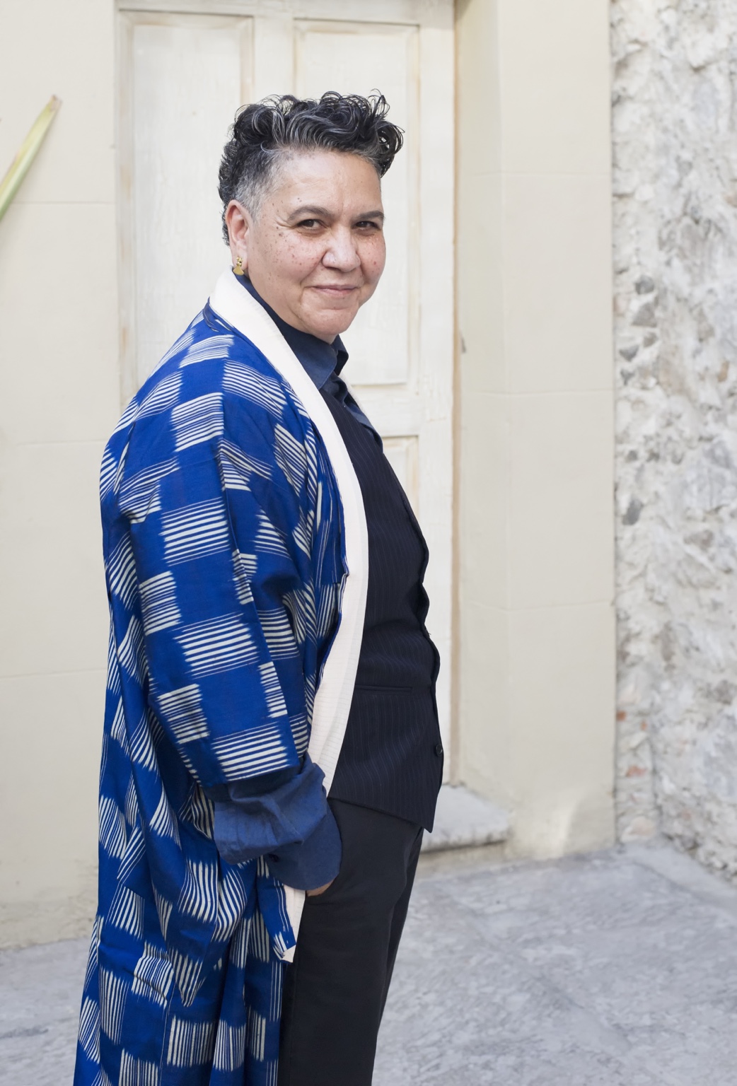 Lady Zen in blue patterned outer layer